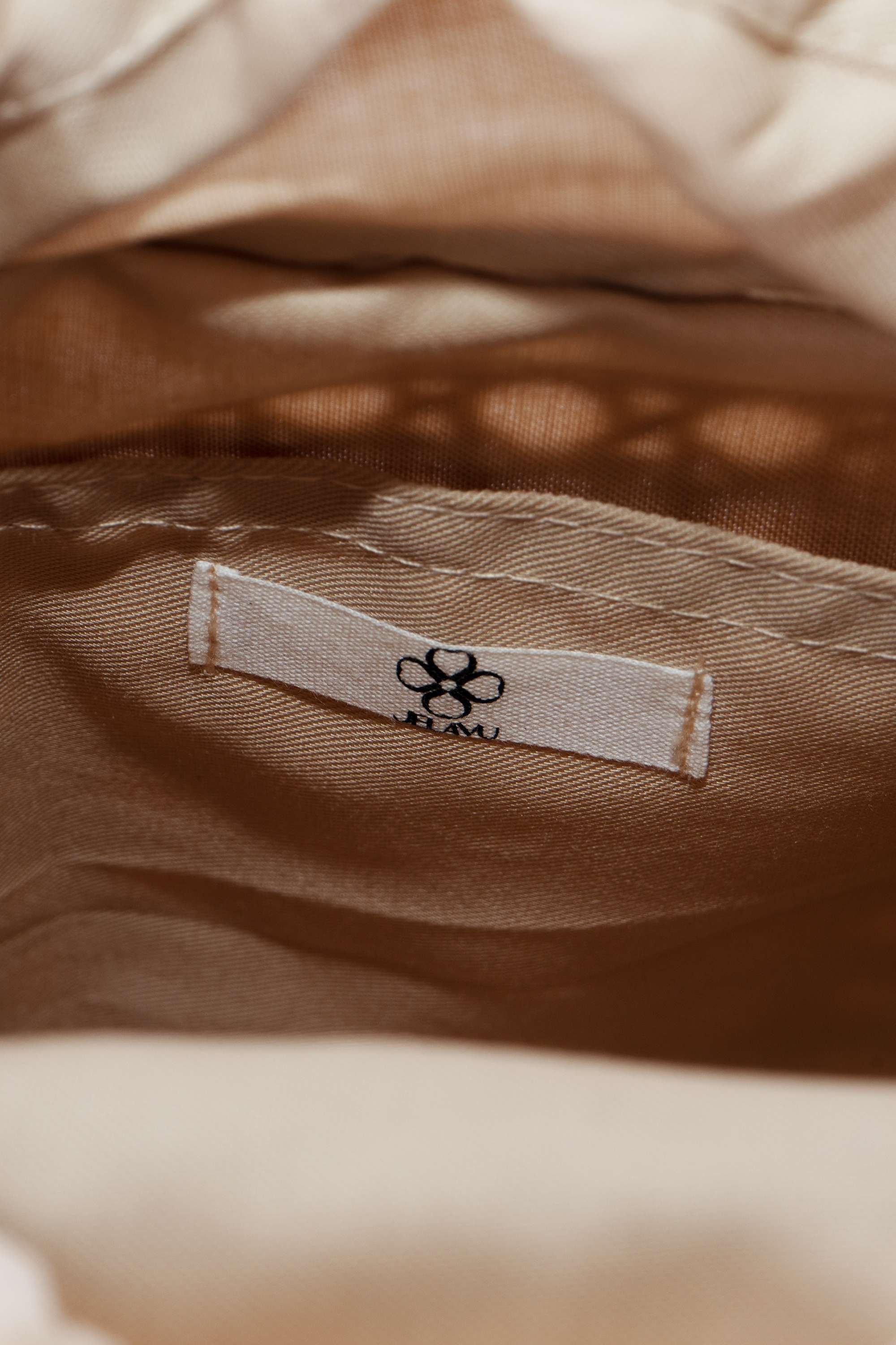 Jelavu - Amalfee Pearl Crossbody Bag - Jelavu.com