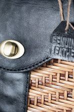 Load image into Gallery viewer, Jelavu Nori Black Medium Crossbody - Jelavu.com