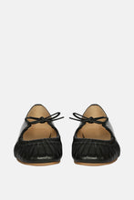 Load image into Gallery viewer, Jelavu Ellie Black Sandals - Jelavu.com